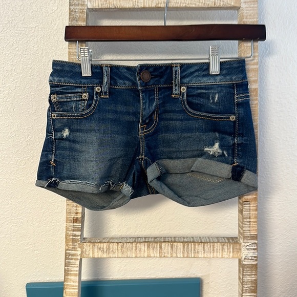 American Eagle Outfitters Pants - AMERICAN Eagle 🦅 super stretch distressed shorts size 0.